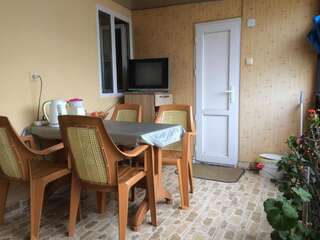 Проживание в семье Homestay Seaside by Manuchar Батуми Стандартный трехместный номер-2